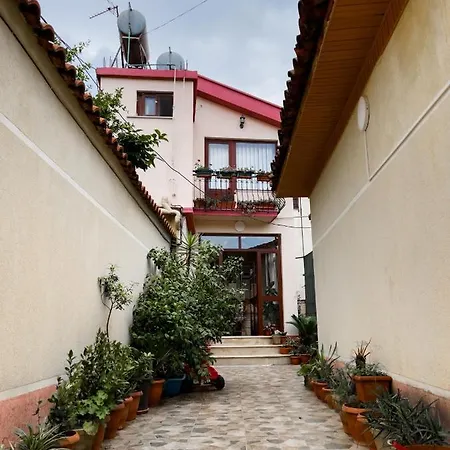 Kodra فندق مبيت وإفطار